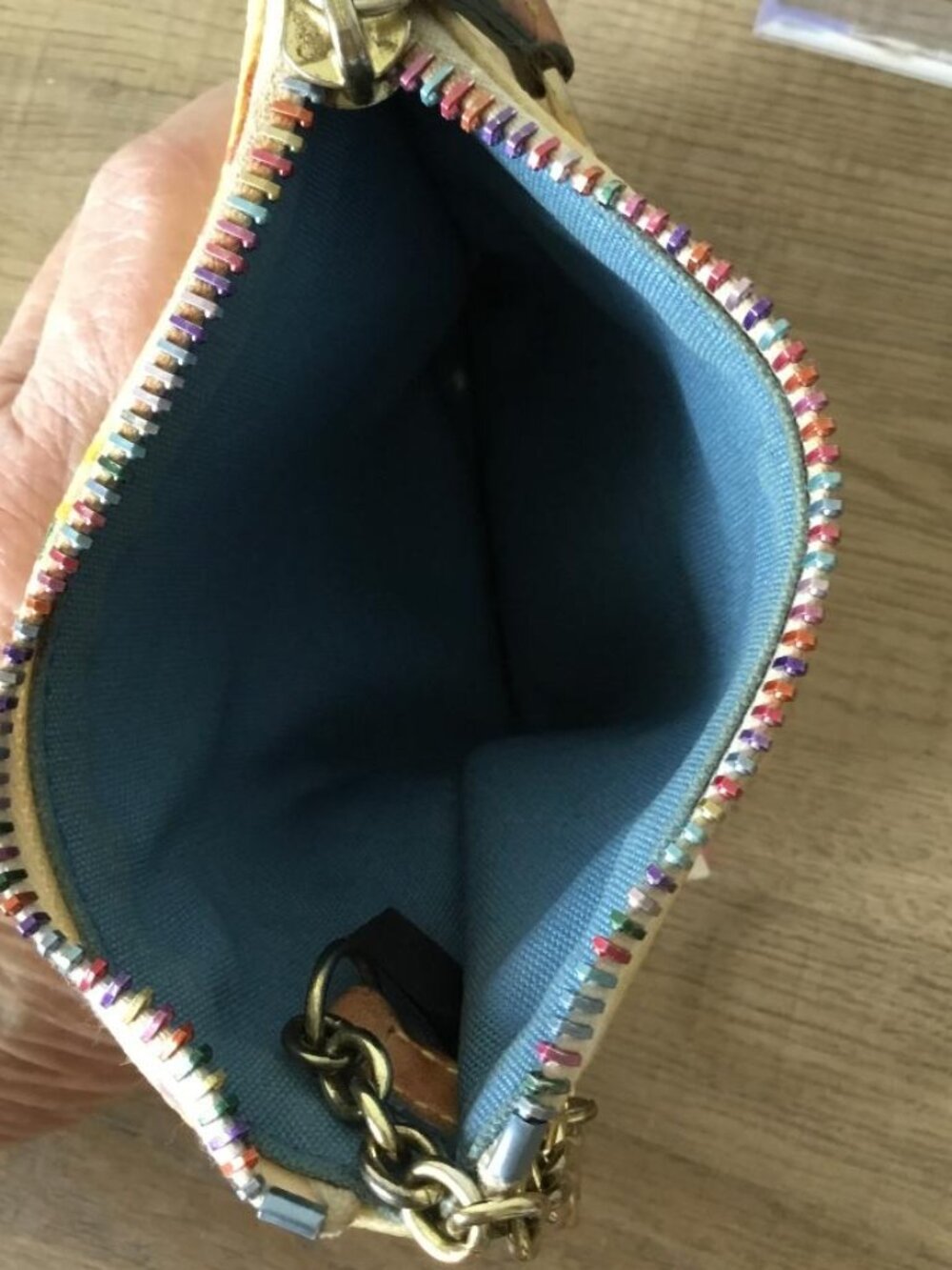 Vintage Dooney & Bourke Rainbow Signature Coin Purse Keychain Zip, Coated Canvas - Picture 5 of 5